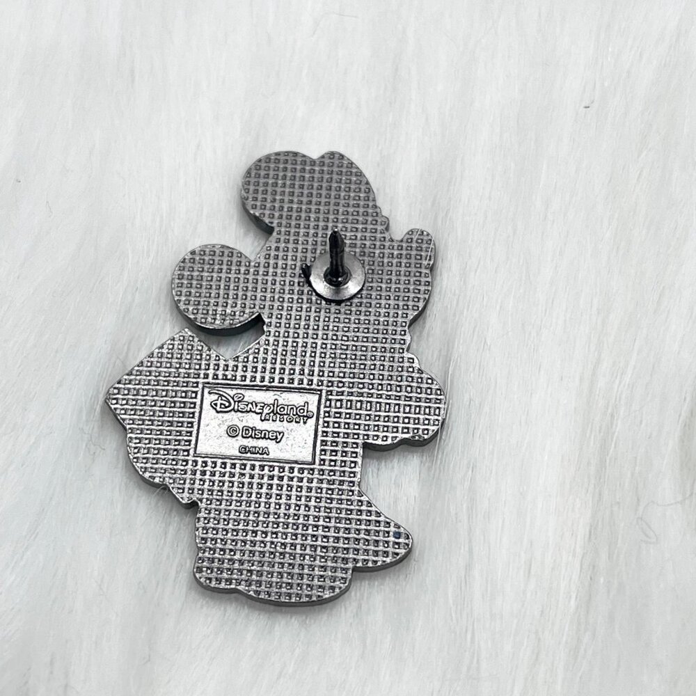 🔮 5/$25 Disney Doctor Minnie Mouse Pin - Picture 3 of 3